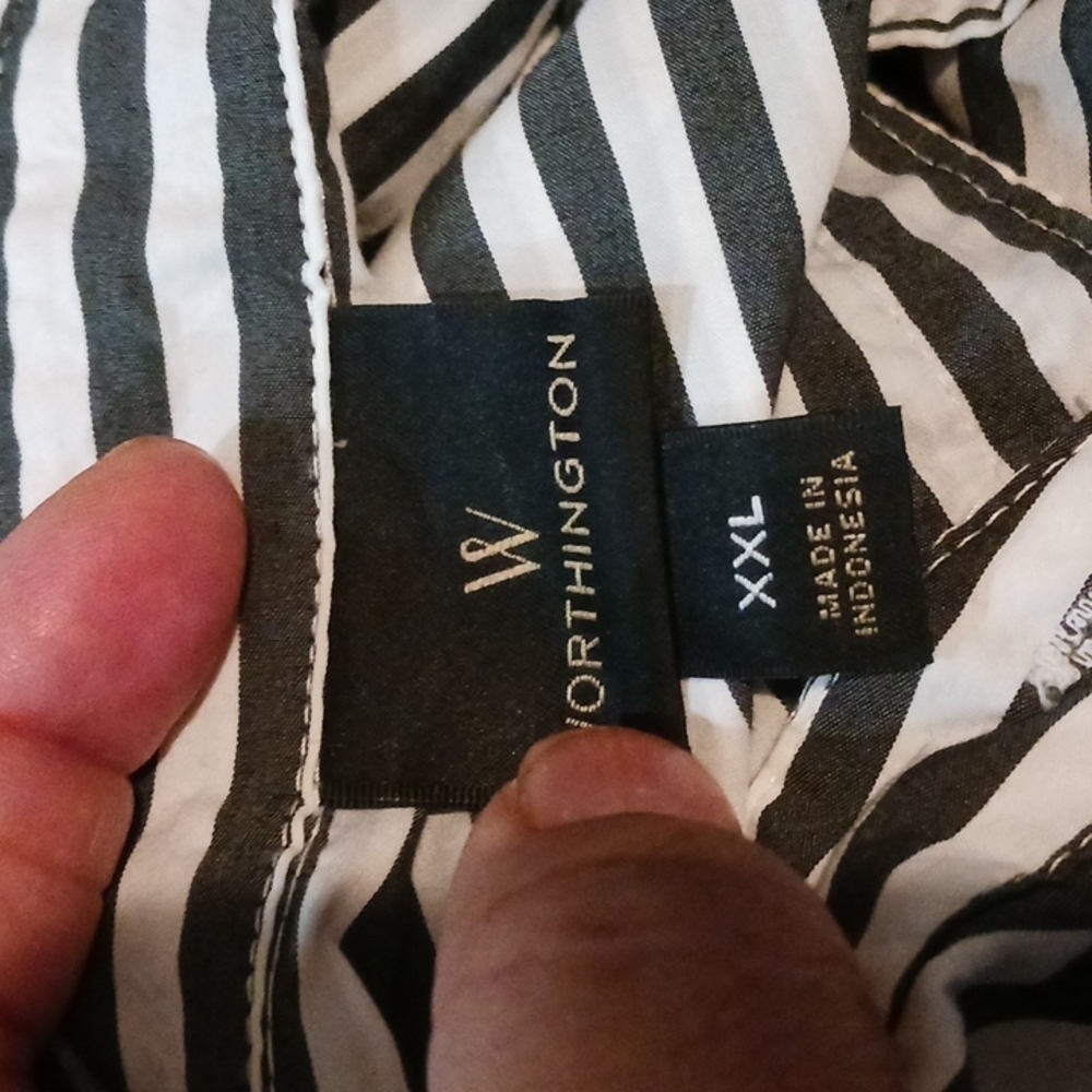 Worthington Women's Easy Care Button Up Collar Long Sleeve Shirt. Size 2xl. - Picture 11 of 12